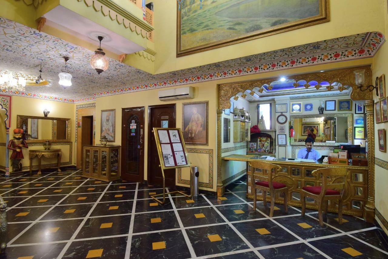Umaid Mahal - A Heritage Style Boutique Hotel Джайпур Екстериор снимка